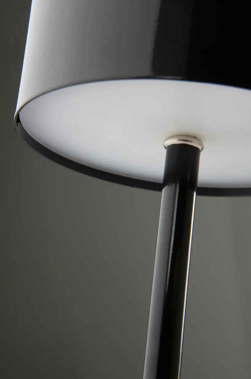 ARA Bordslampa LED Portabel