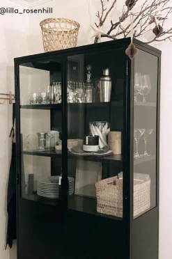 BLACKBURN Vitrinskåp - Mellan