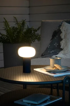 Bordslampa Antibes USB Höjd 19 Cm