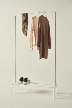 ROWAN Klädställning