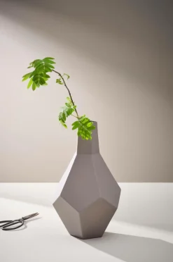 ROWDY Vas - Höjd 32 Cm