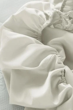 ZACK SATIN Dra-på-lakan - Ekologisk